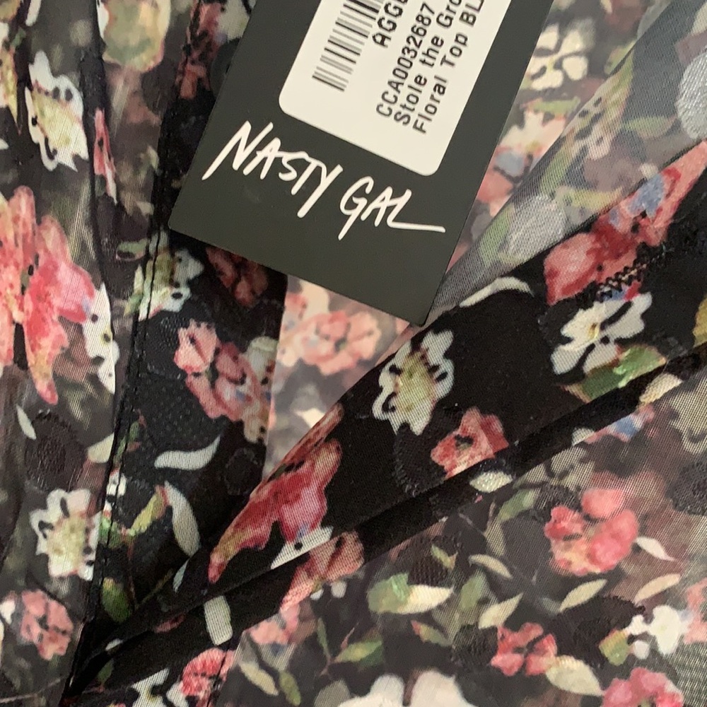 Floral button up - never worn, tags still attached - Picture 3 of 3
